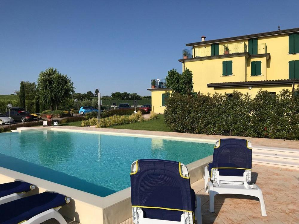 Albergo Quatro Pini Pozzolengo Exteriör bild