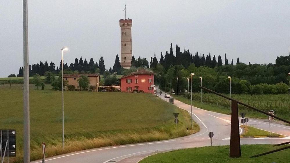 Albergo Quatro Pini Pozzolengo Exteriör bild